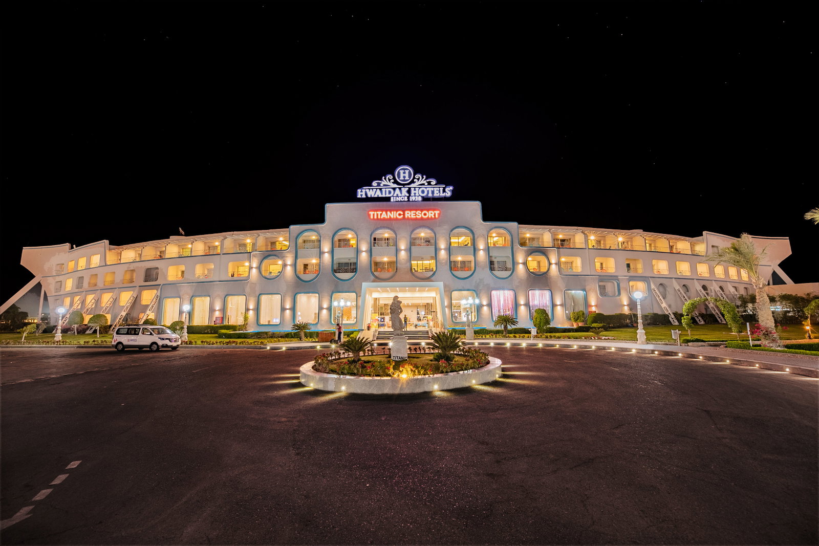 dal travel Titanic Resort & Aqua Park