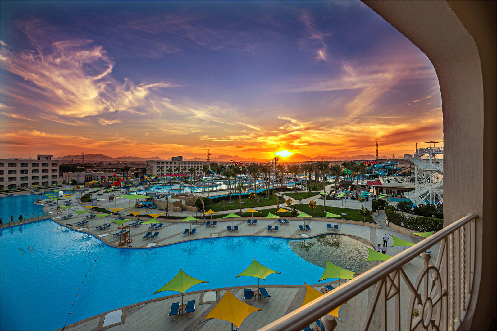 dal travel Titanic Resort & Aqua Park
