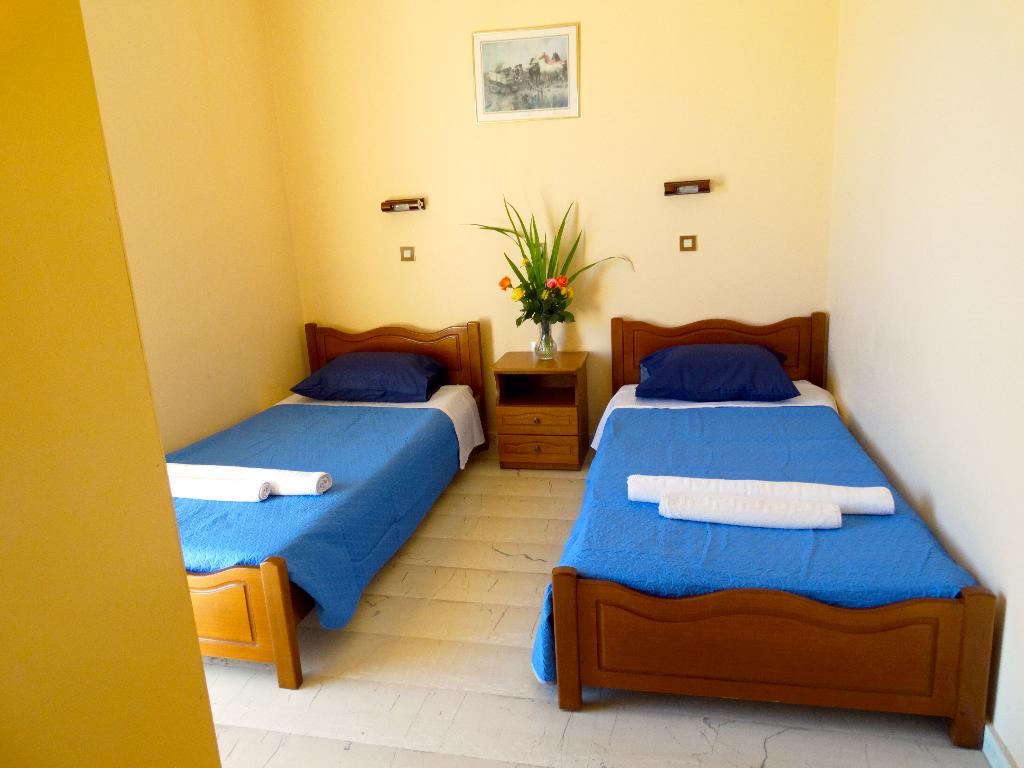 Makis Studios And Apartments
