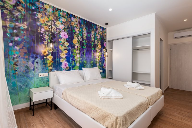 Aqua Luxury Suites