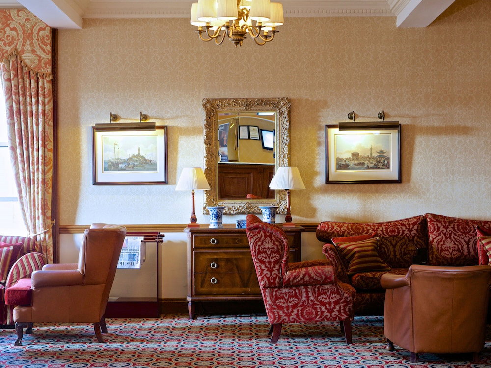 Macdonald Crutherland House And Spa