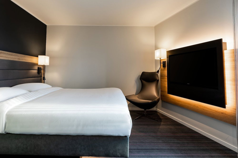 Moxy Glasgow Sec