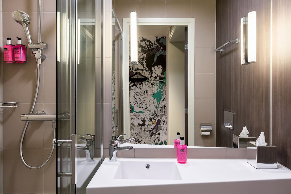Moxy Glasgow Sec