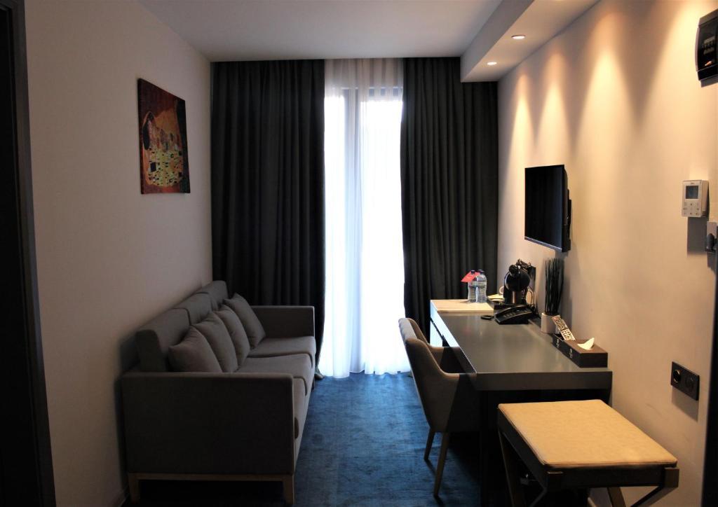 Hotel Ramada By Wyndham Tbilisi Old City