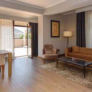 Hotel Tiflis Palace cazare Tibilisi