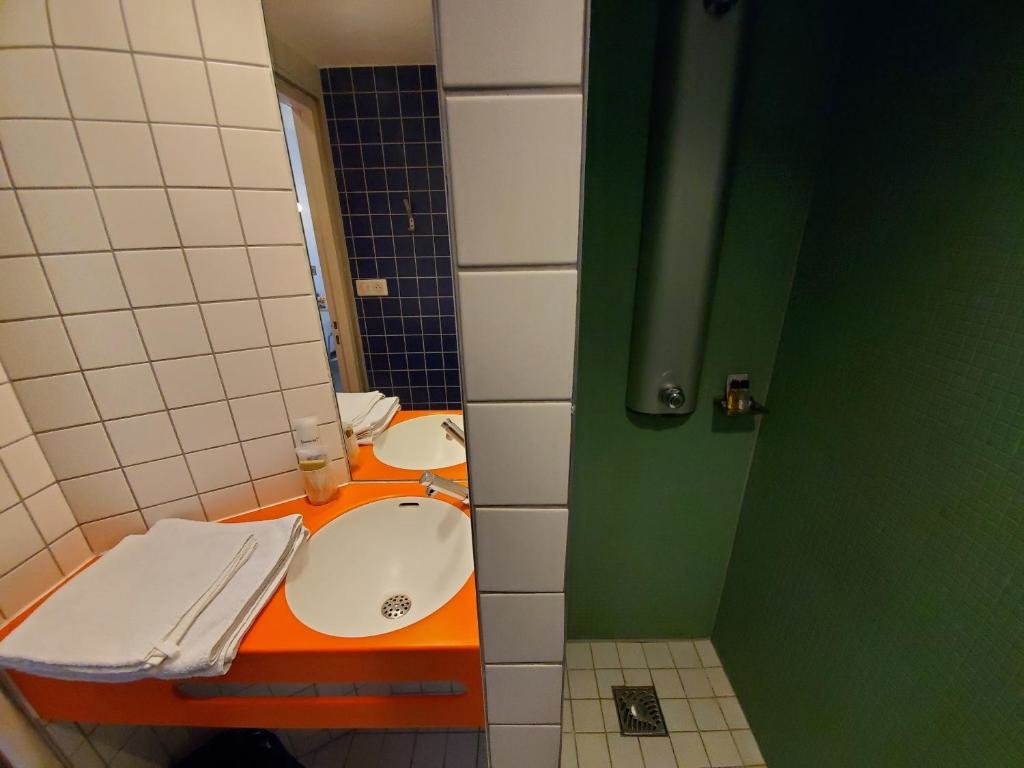 Hotel Auberge De Jeunesse Hi Strasbourg 2 Rives