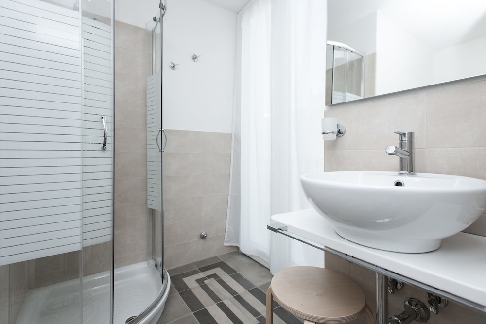 Ada Suites