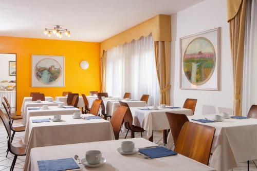 Hotel Diana