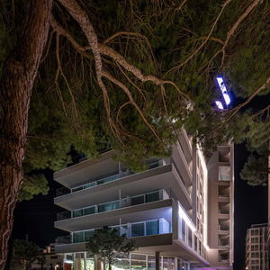 Hotel J44 Lifestyle Hotel cazare Lido di Jesolo