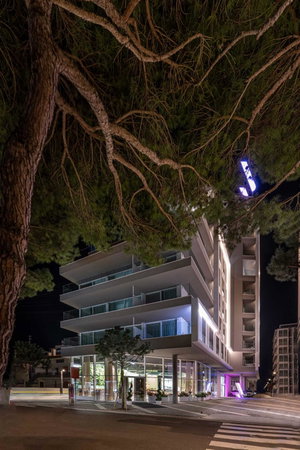 Hotel J44 Lifestyle Hotel cazare Lido di Jesolo