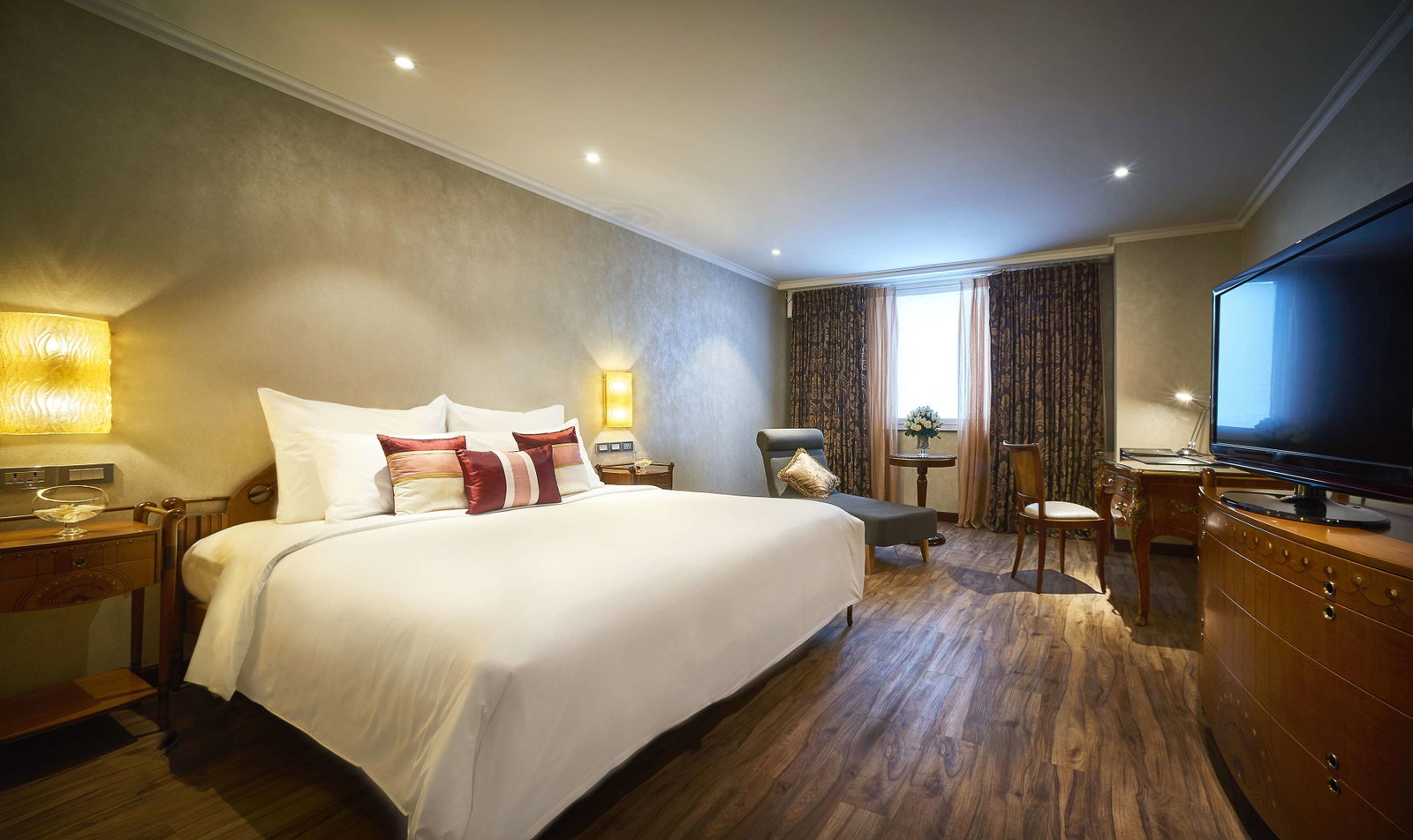 Windsor Plaza Hotel