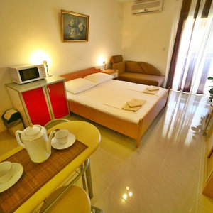 Hotel Studio With Sea View For 23 People By The Water cazare Baska Voda