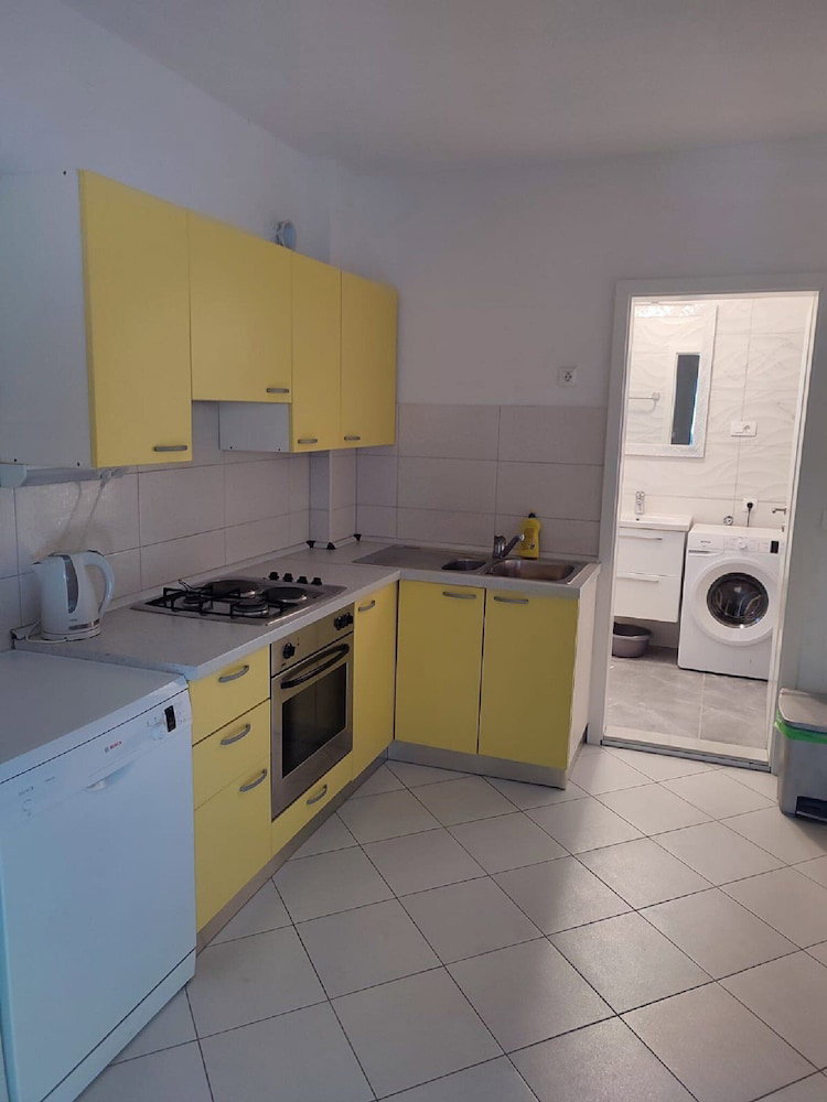 Hotel Apartments Pezo