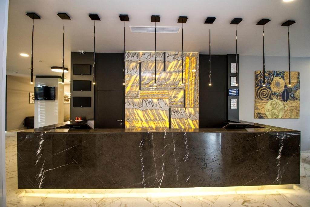 Best Western Plus Premium Inn