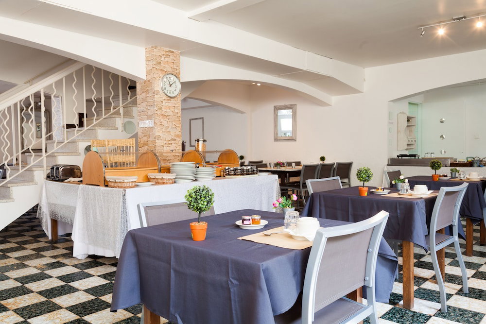Le Petit Manoir