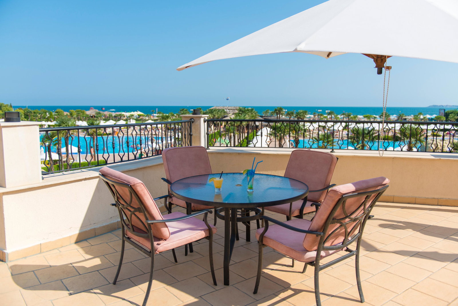 Dit Majestic Beach Resort