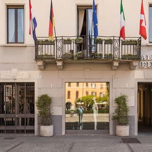 Hotel Firenze cazare Como