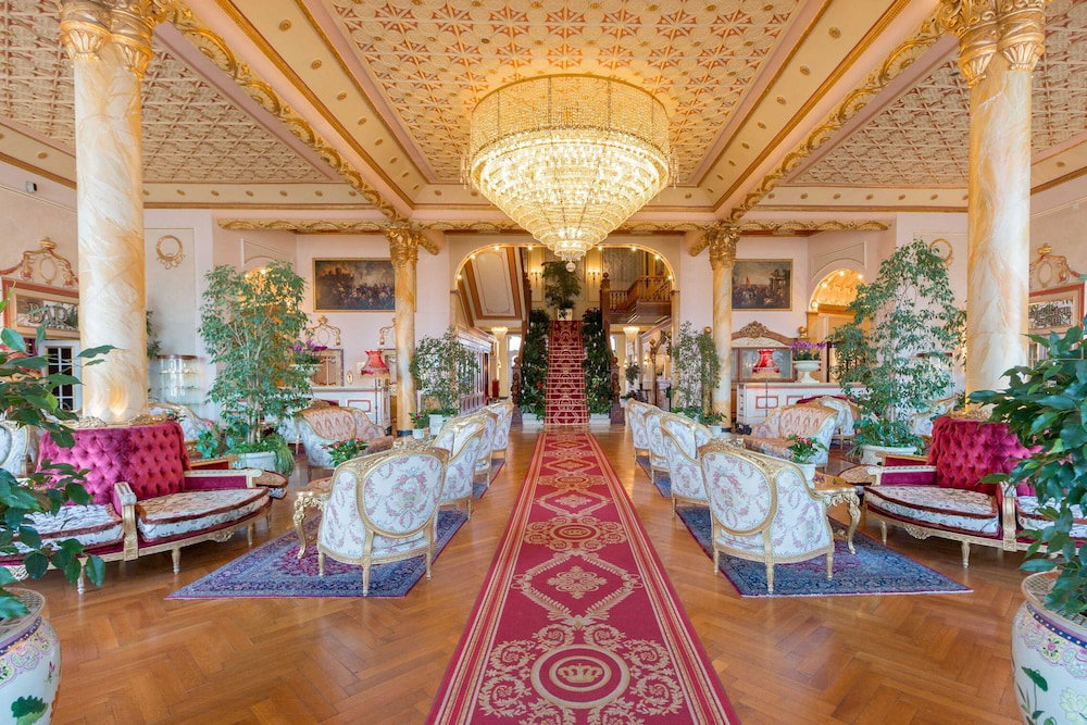 Regina Palace