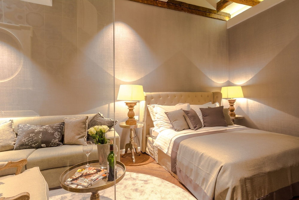 Procurator 7 Luxury Rooms
