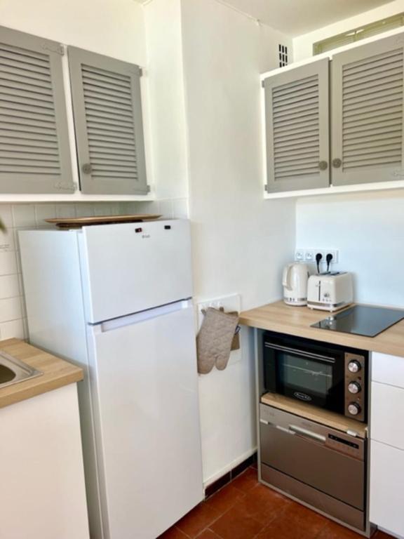 Hotel 35M With Pool For Couple In Saint Tropez