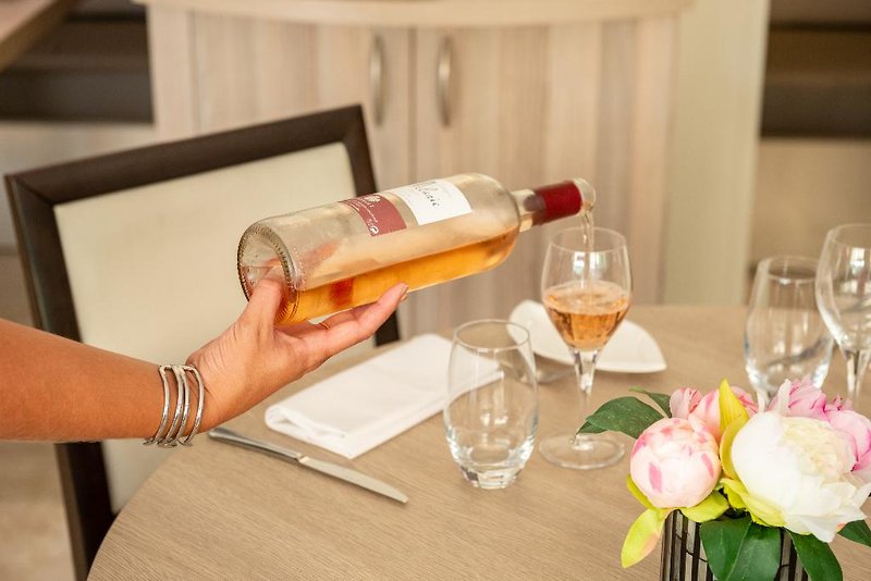 Hotel The Originals Residence, Les Strelitzias