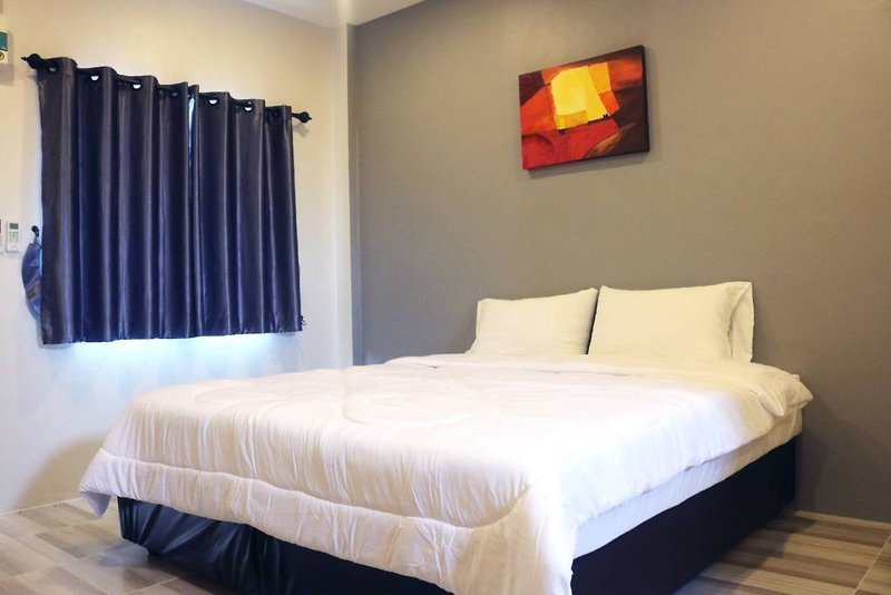 Hotel N&N House Laem Hin