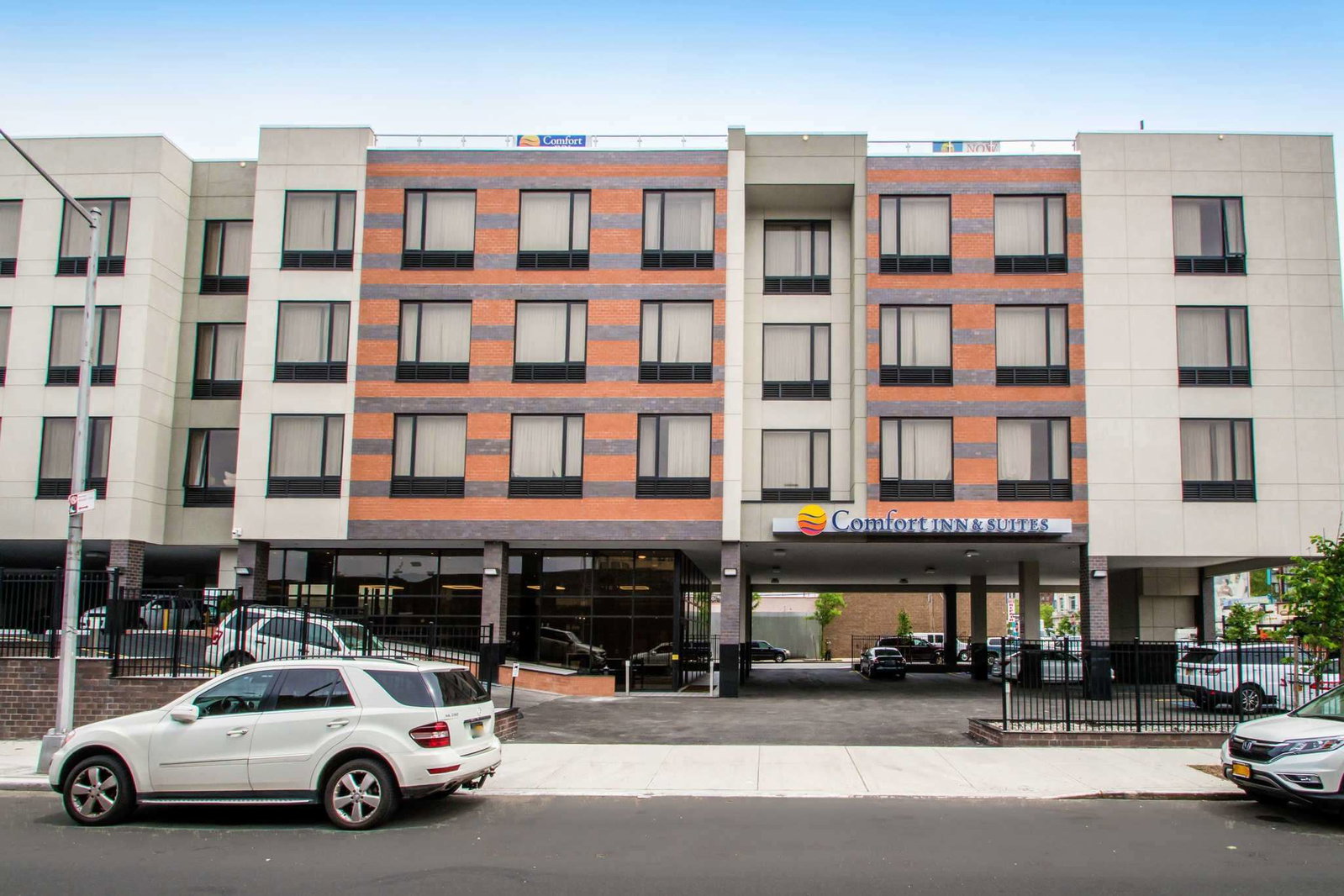 Comfort Inn & Suites Near Stadium