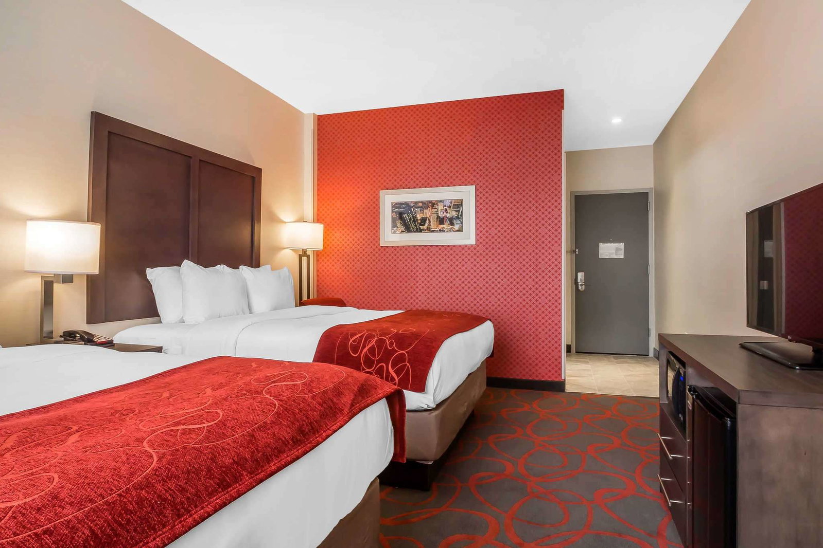 Comfort Inn & Suites Near Stadium