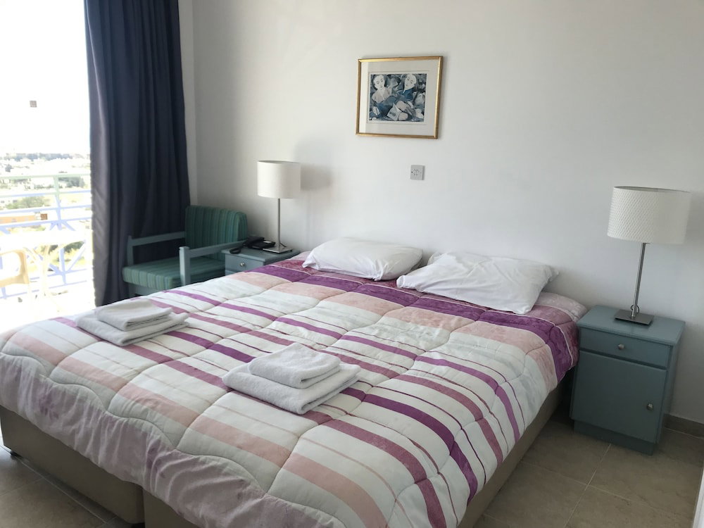 dal travel Axiothea Hotel