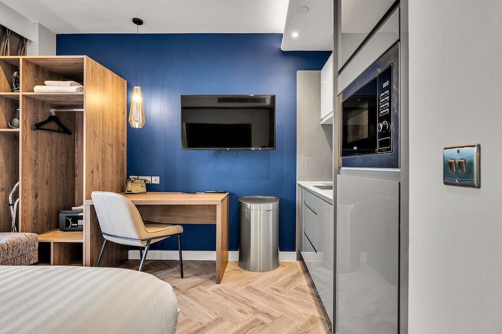 Roomzzz Edinburgh