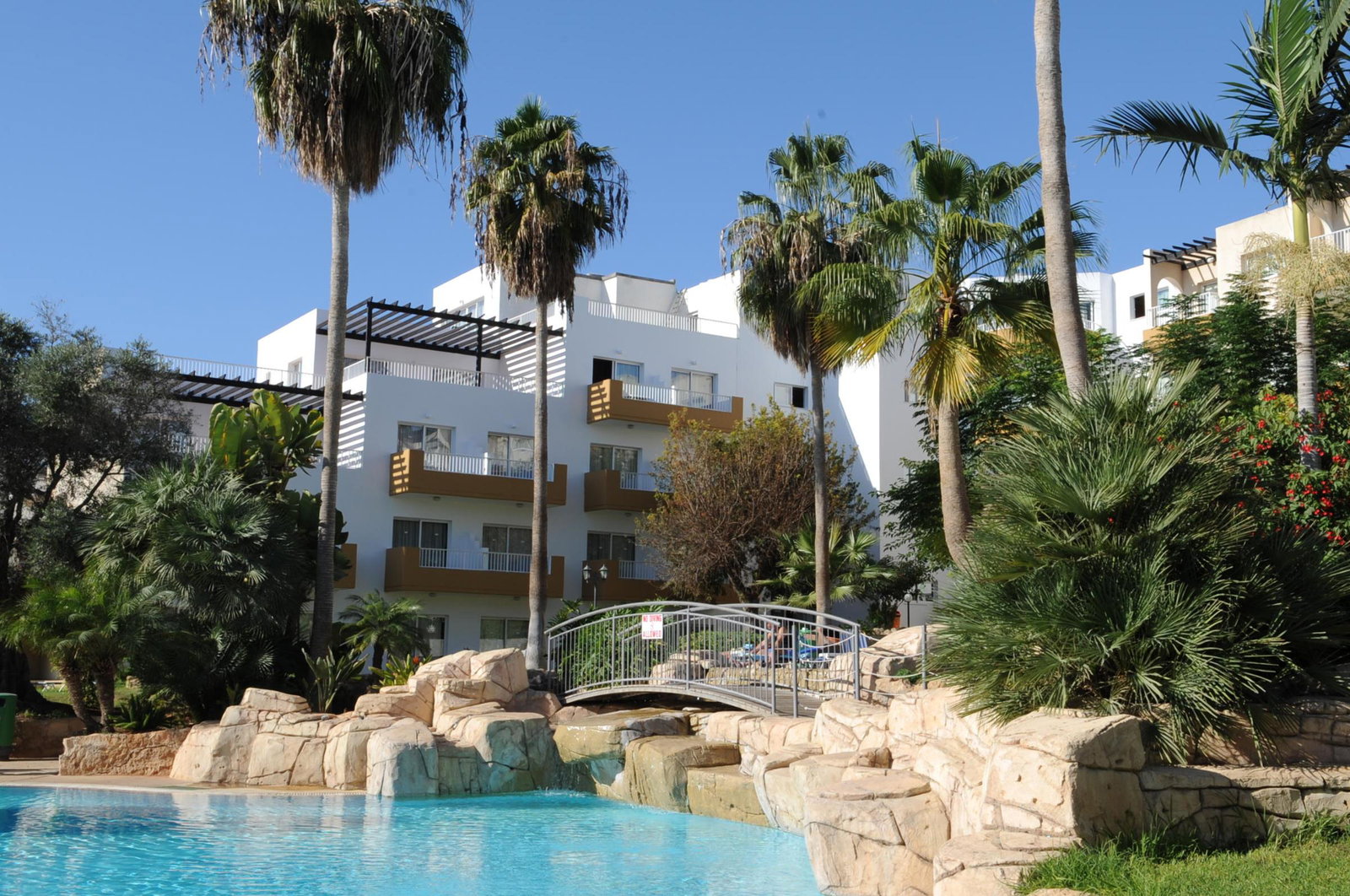dal travel Mayfair Gardens
