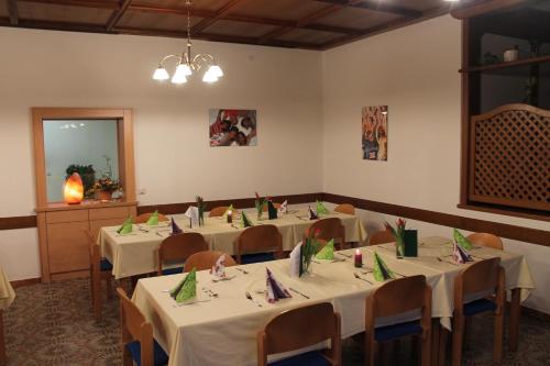 Hotel Eduard-Heinrich-Haus, Hostel