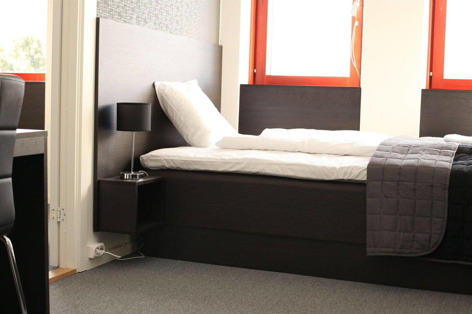 Hotel Nacka Stadshotell (12 Km From Stockholm)