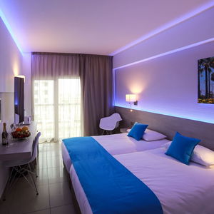 Hotel Les Palmiers Beach Hotel cazare Larnaca