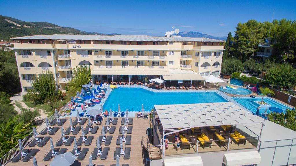 Hotel Koukounaria Hotel & Suites
