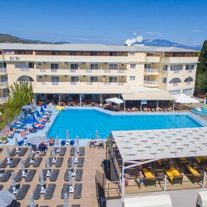 Hotel Koukounaria Hotel & Suites cazare Alykes