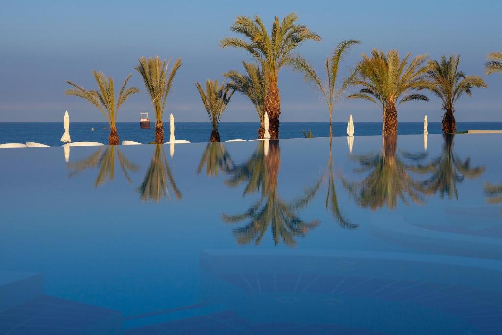 dal travel King Evelthon Beach Hotel & Resort