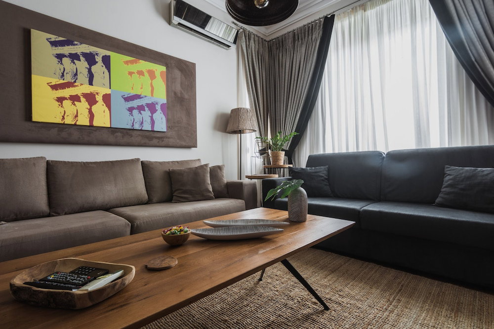 Acropolis Exclusive Residence