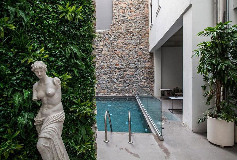 Hotel Art Suites Korai