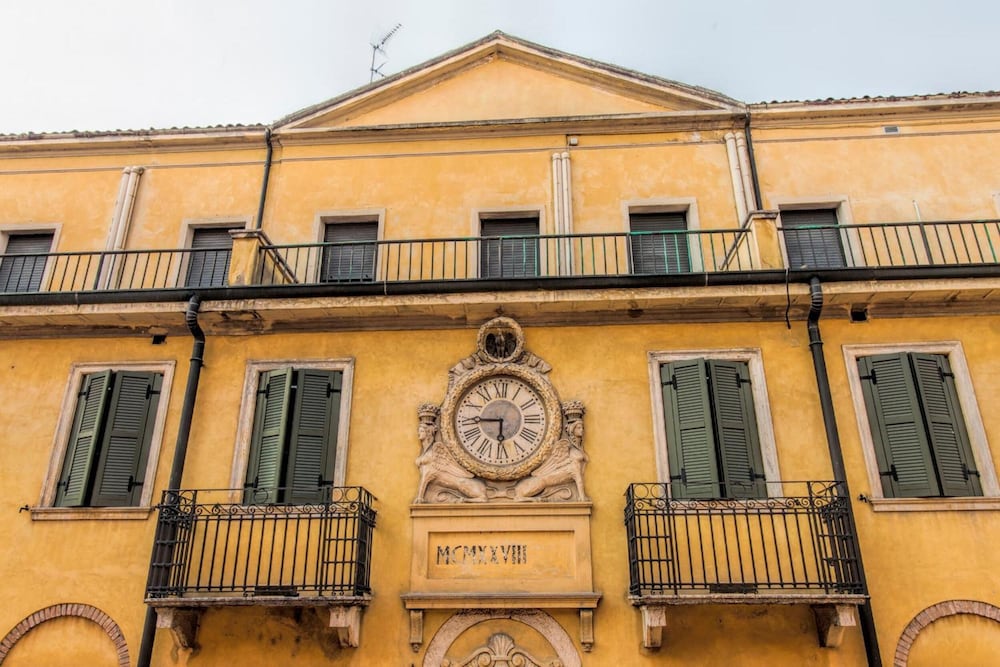 Colomba D'Oro Hotel