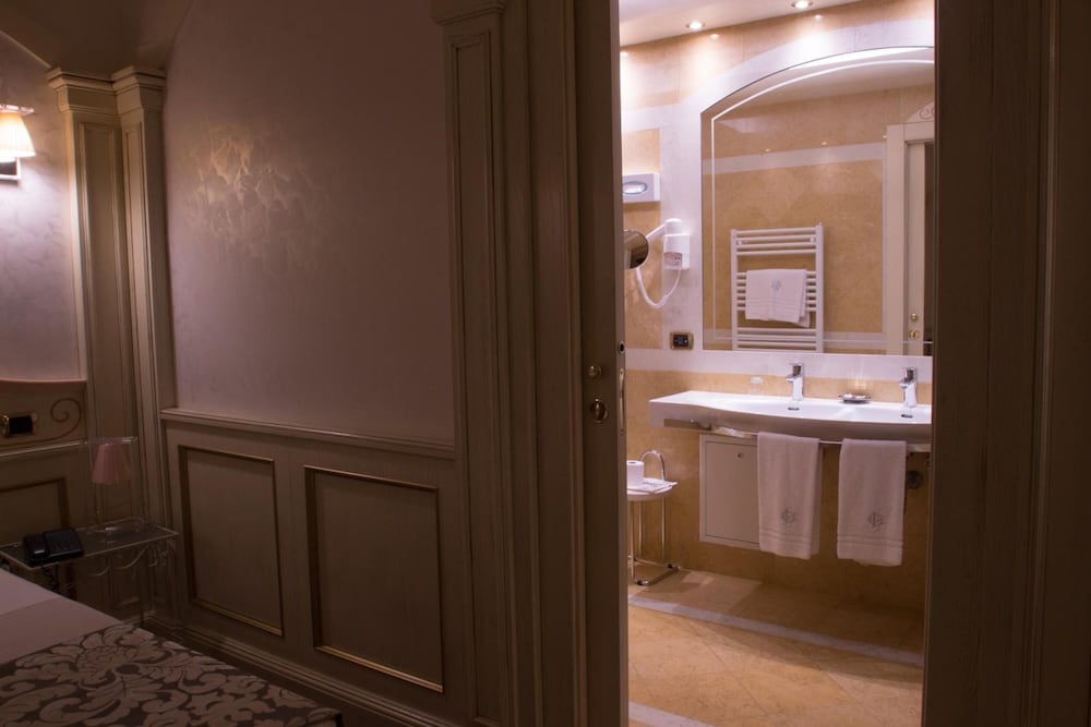 Colomba D'Oro Hotel