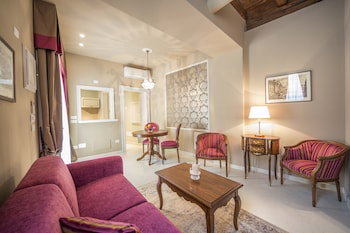 Lady Capulet Apartments