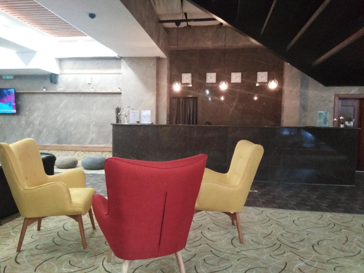Riverside Hotel