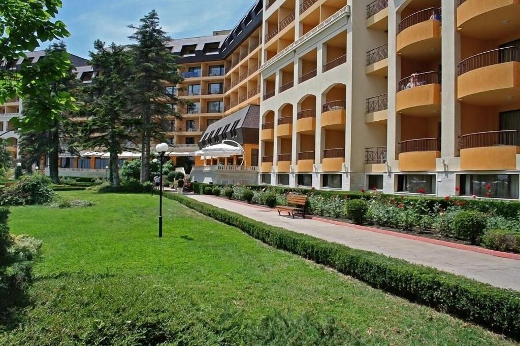 Riviera Beach Hotel & Spa