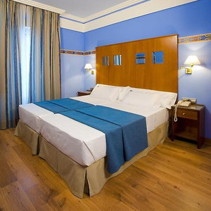 Hotel Suites Gran Via 44 cazare Granada