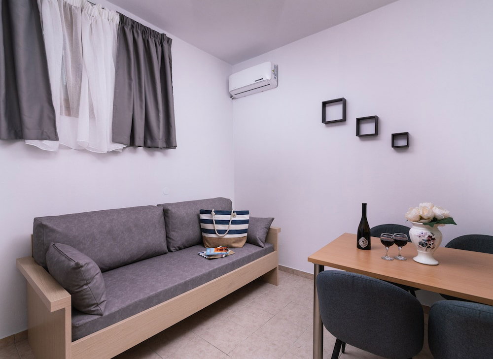 Hotel Alcyone Studios And Apartments