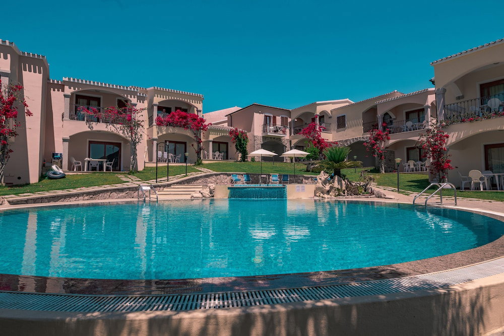 Hotel The Fantastic Residenza Badus 1 Bedroom Sleeps 4 Plus Child