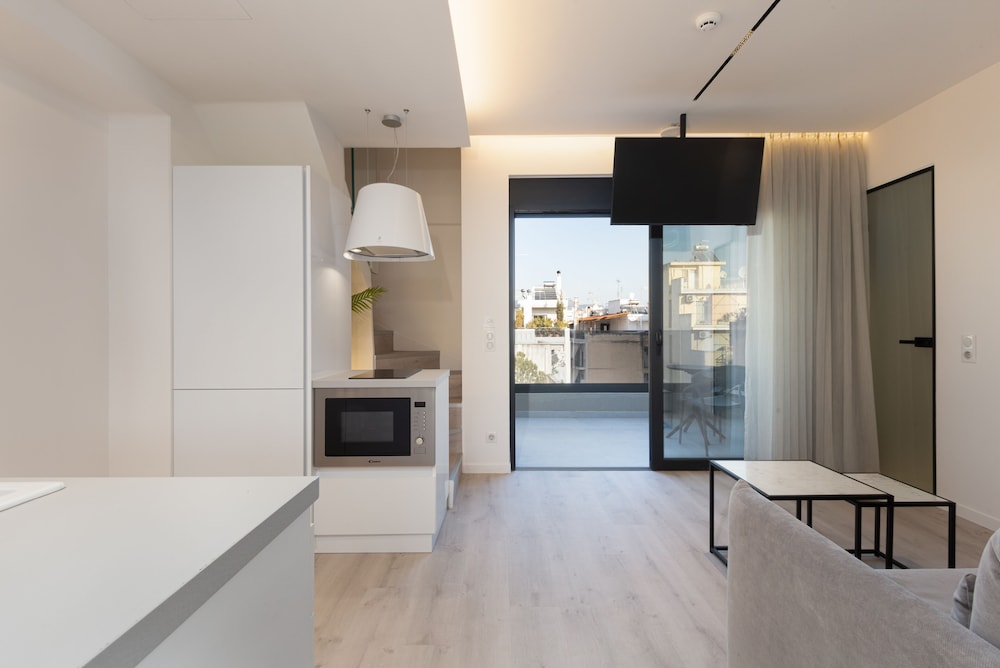 Lux&Easy Athens Metro Suites