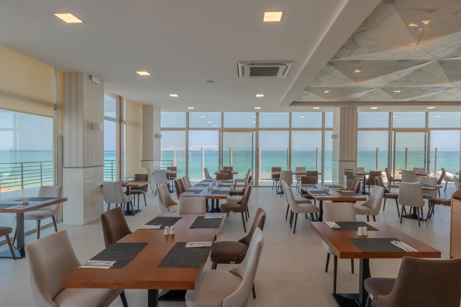 dal travel Themis Beach Hotel