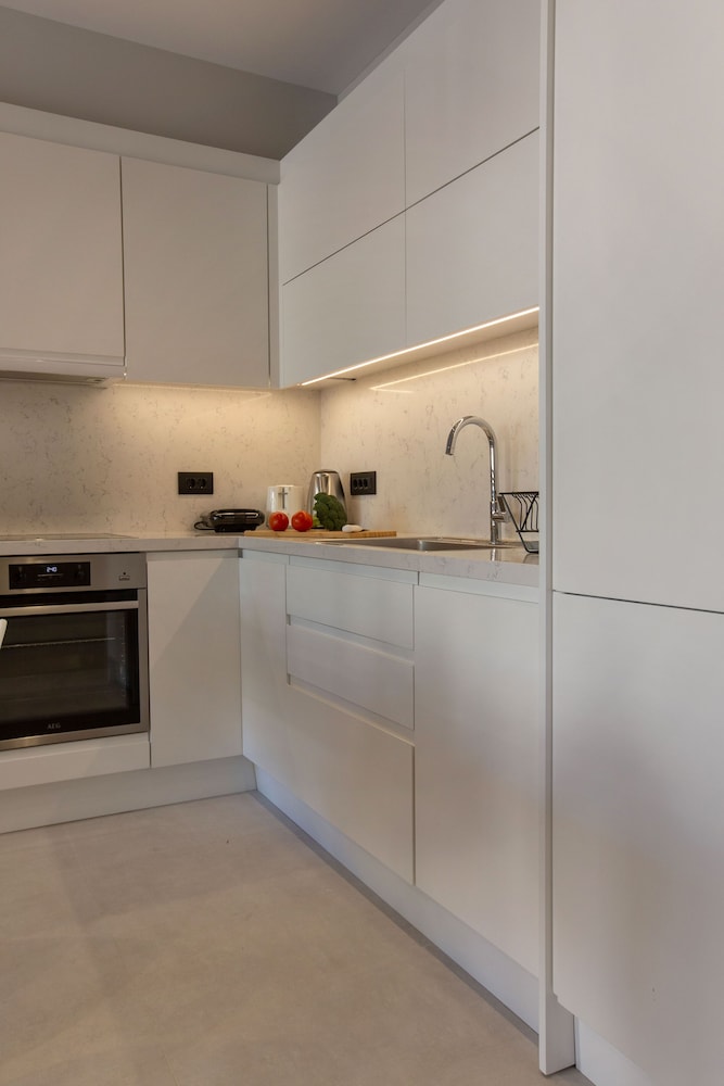 Acropolis Golden Suites By Ghh